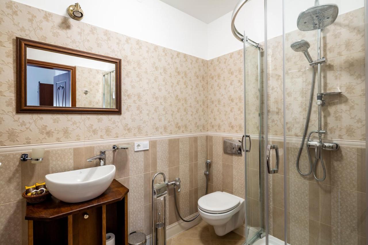 Mini-Hotel Guest House Inn Liov Exterior foto