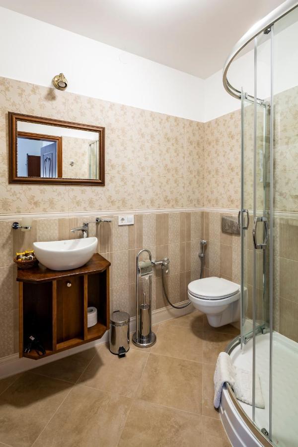 Mini-Hotel Guest House Inn Liov Exterior foto